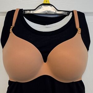 Victoria Secret Incredible 32DDD bra